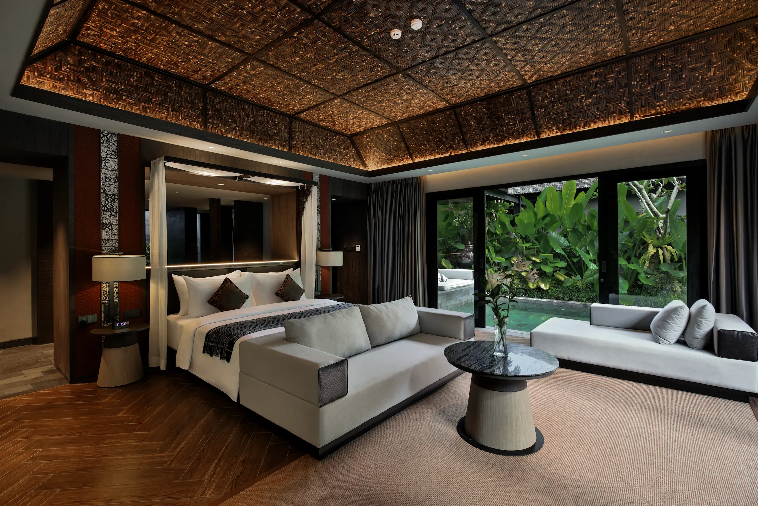 Honeymoon Pool Villa — photo 2